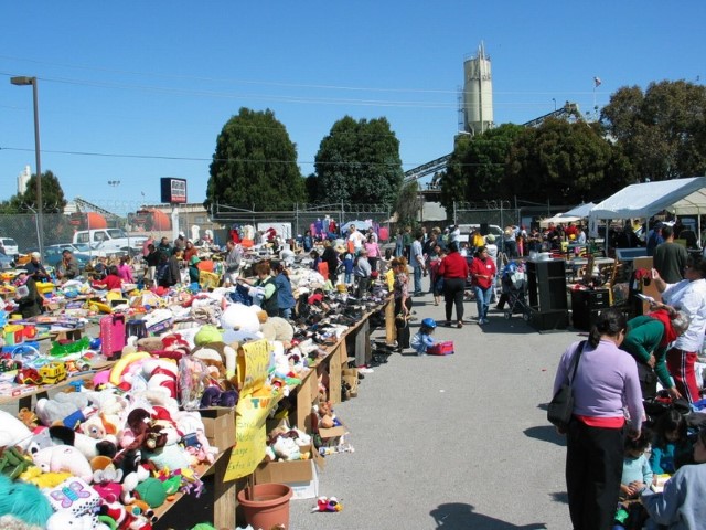RY 2004 Rotary Rummage For Family Connections